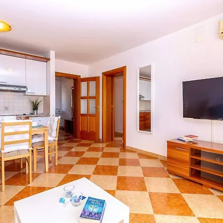 2 * Crikvenica