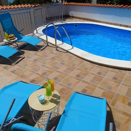 2 * Crikvenica